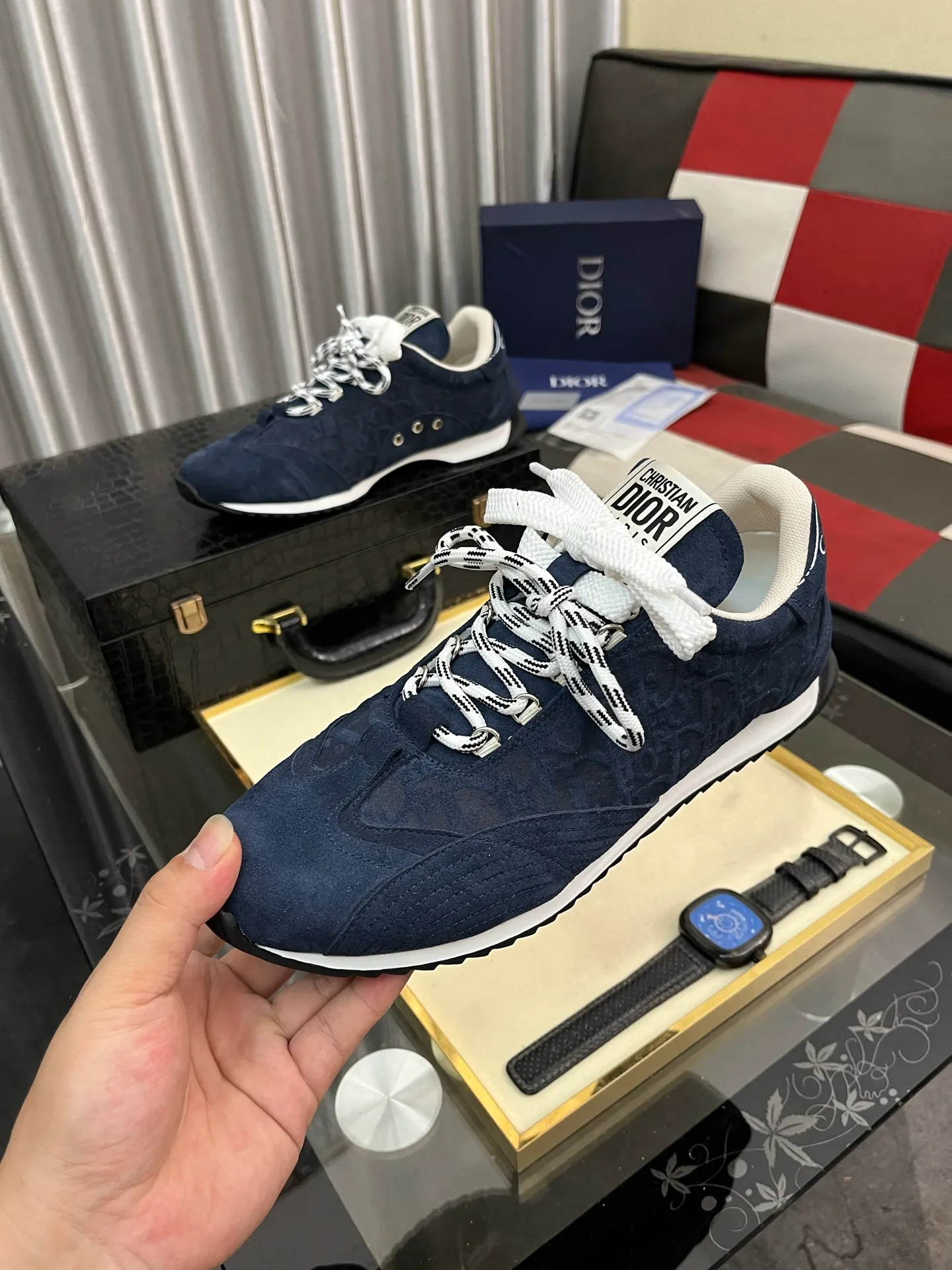 Men's shoes 💰500⌚️⌚️Dior original quality.~ Unique modern style sneakers. 🏃A must-have casual shoe for trendy men😍😍 Original brand imported from Italy, imported original leather, sheep lining (refuses to discolor and grind feet) Sole: Original sole provided by the original factory, French lazy style design ⚠️Fit to the feet, original quality, super comfortable original sole. Just like shooting the real thing 🎬The real thing is better Code number: 38-446️⃣Colors available